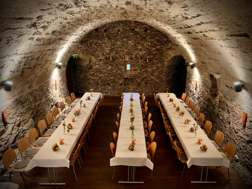 21 Gestecke/Sträuße, 9 Kerzen